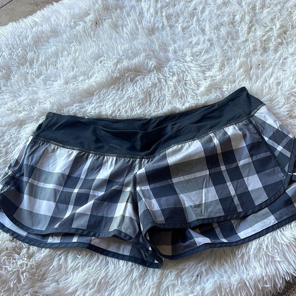 Lululemon shorts size 10